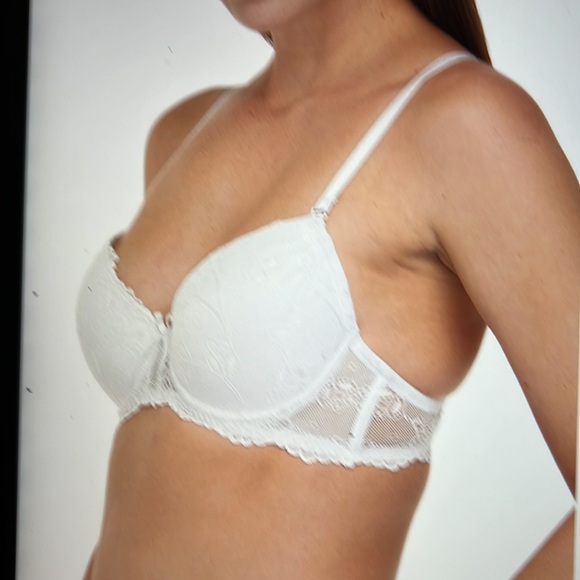 Set of 2 Lace Push up Bras - Picture 5 of 8